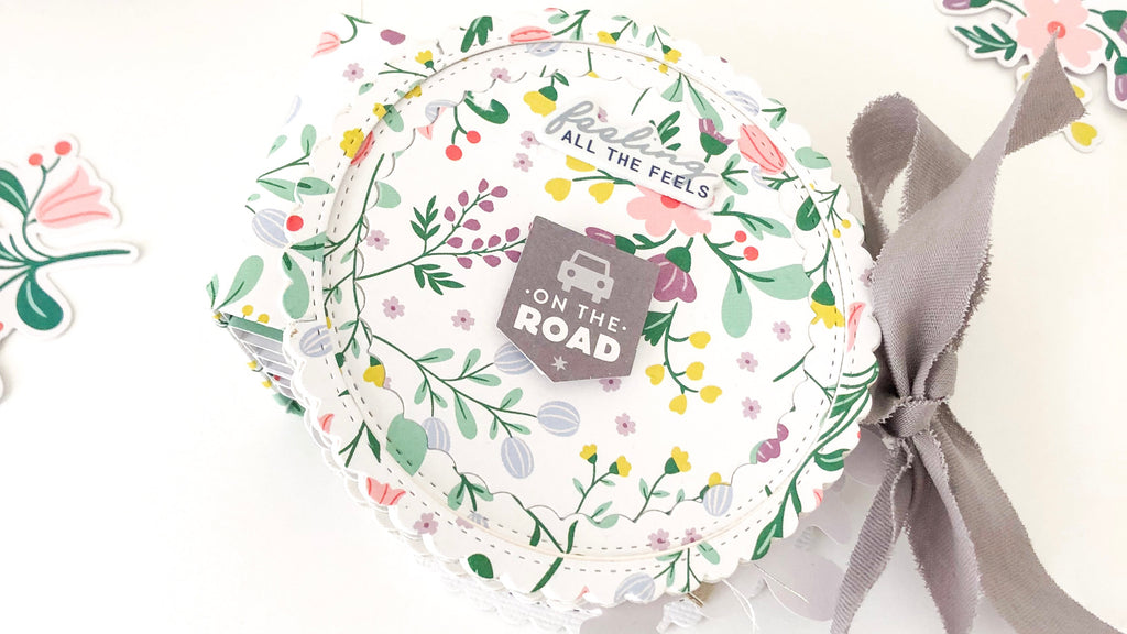 Circular Mini Album with Life Right Now collection | Susi Becerra