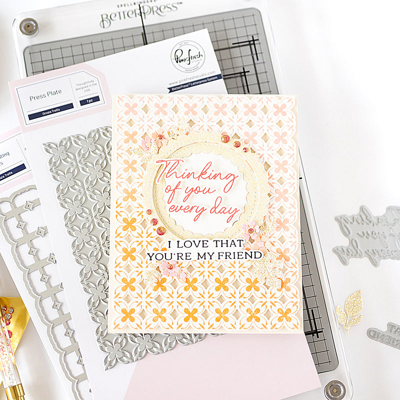 Essentials Stitched Scallop Circle die set