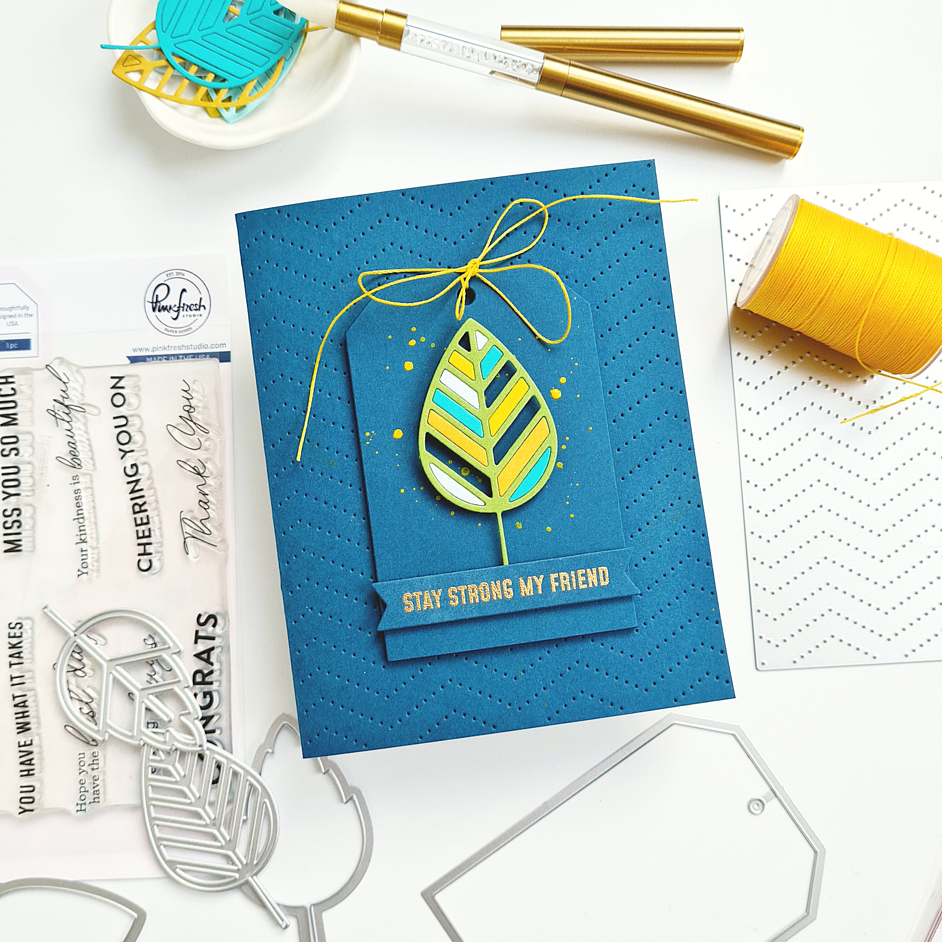 Shaker Tag Book die – Pinkfresh Studio