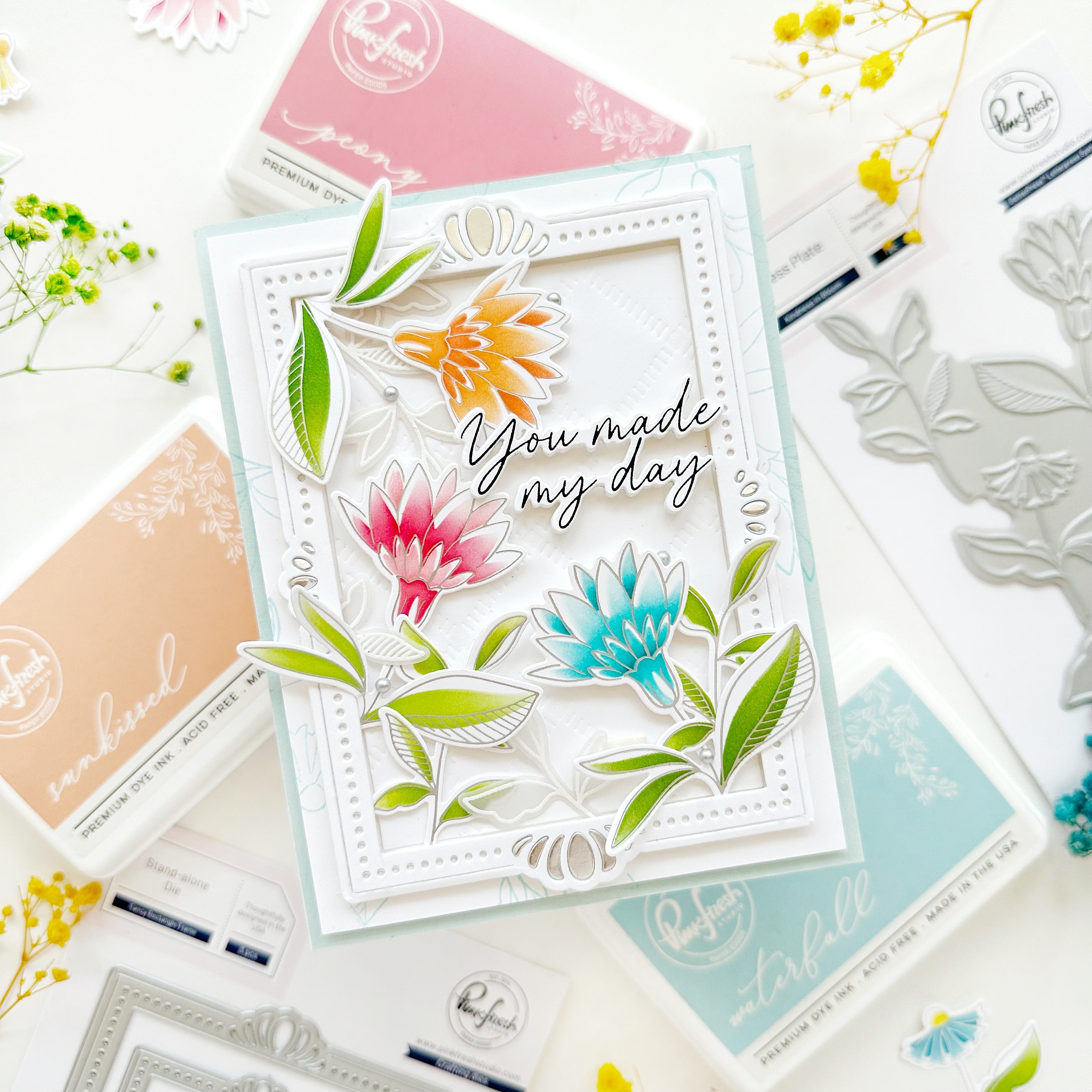 Kindness in Bloom die – Pinkfresh Studio