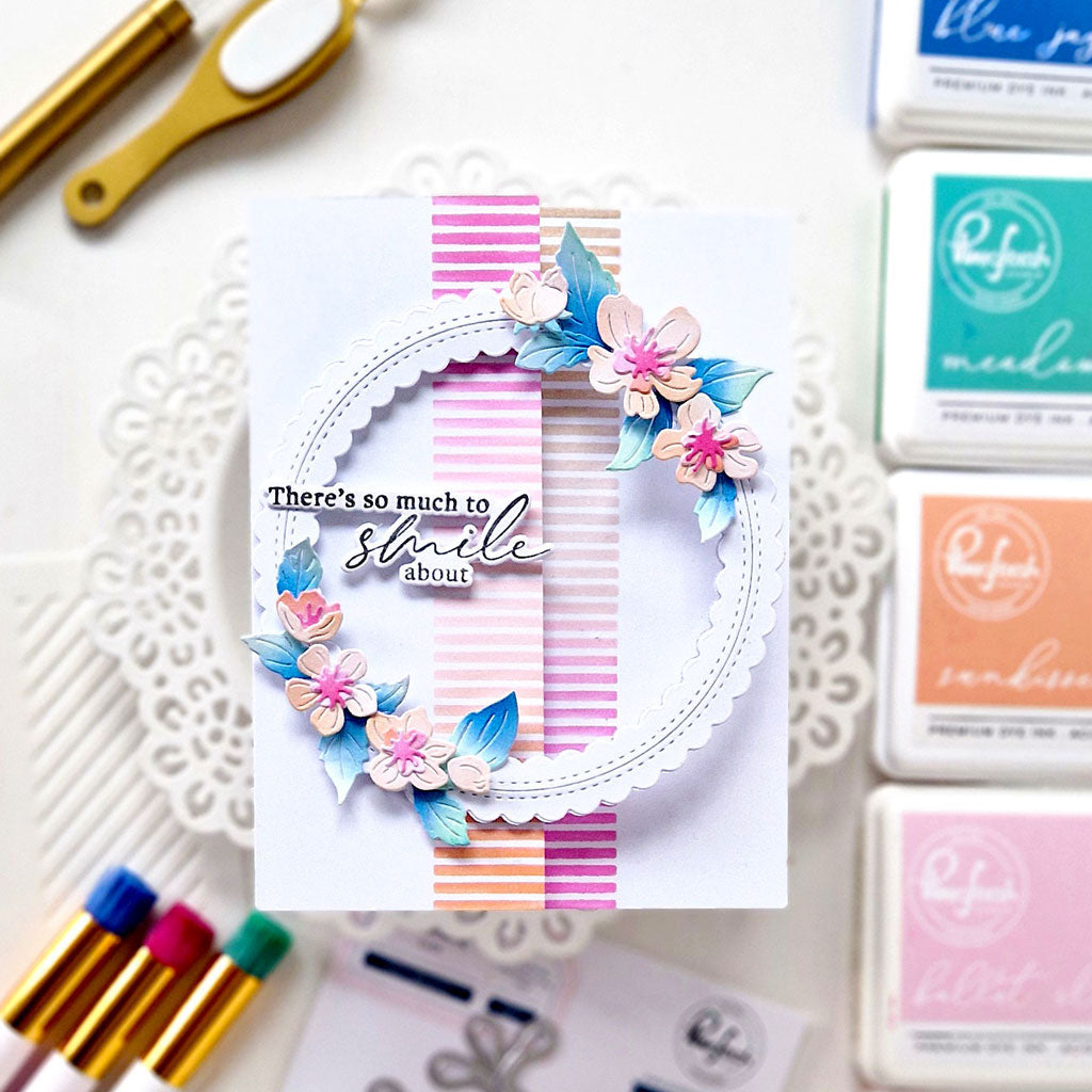 Essentials Stitched Scallop Circle die set