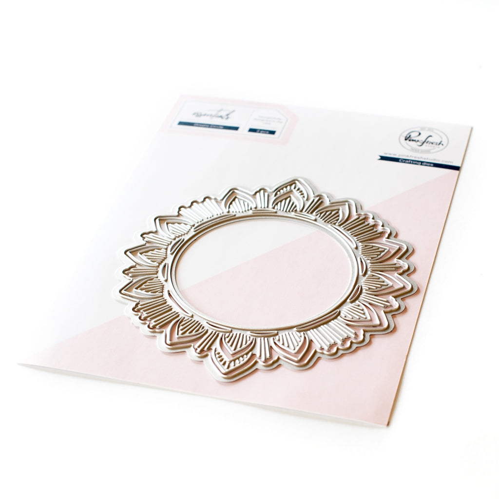 Essentials: Ornate Circle die